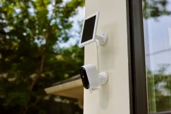Arlo Essential solpanel för övervakningskamera, vit