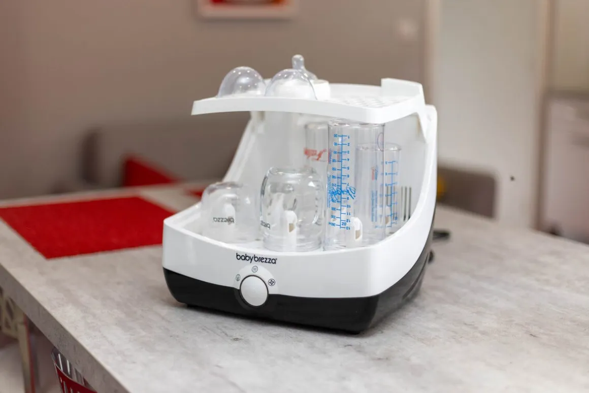 Baby Brezza SuperFast Sterilizer Dryer flasksterilisator och tork