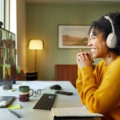 Belkin SoundForm Isolate trådlösa hörlurar over ear