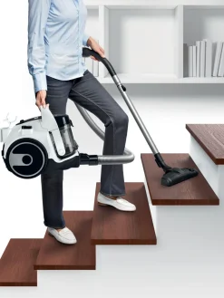 Bosch Serie 2 påslös dammsugare, BGS05A322
