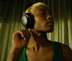 Bose QuietComfort Ultra over ear-hörlurar, svarta