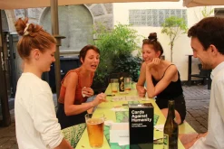 Cards Against Humanity: International Edition, från 17 år