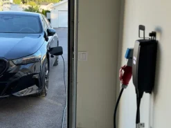 CTEK Njord Go elbilsladdare 11 kW med väggfäste