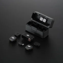DJI Mic 3 trådlöst mikrofonsystem (2 TX + 1 RX + Charging Case)