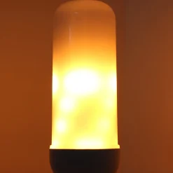 Flammande lampa LED E14