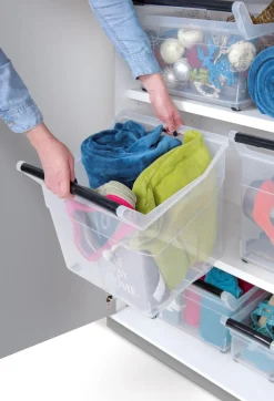 Förvaringsbox med handtag och hjul