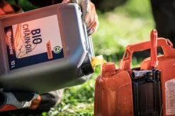 Husqvarna sågkedjeolja X-Guard Bio, 250 ml
