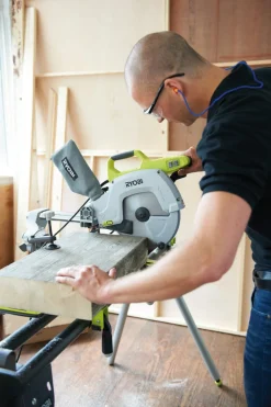 Kap- och geringssåg Ryobi EMS254L