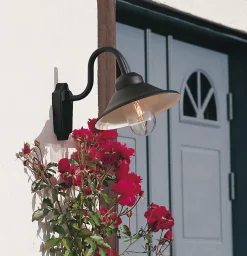 Konstsmide Vega stallykta, vägglampa utomhus