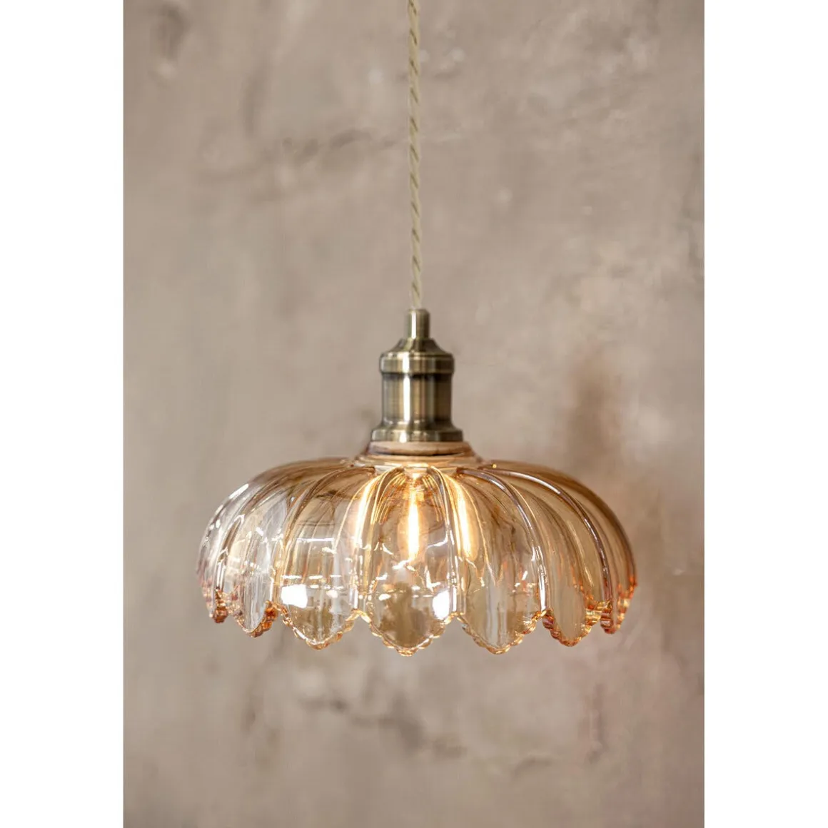 Markslöjd Kurage pendellampa glas och antik mässing-stil