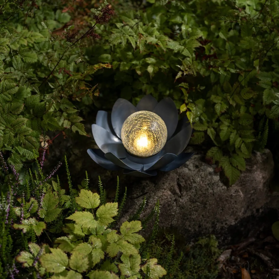 Northlight solcellslykta Lotus, varmvit LED, metall