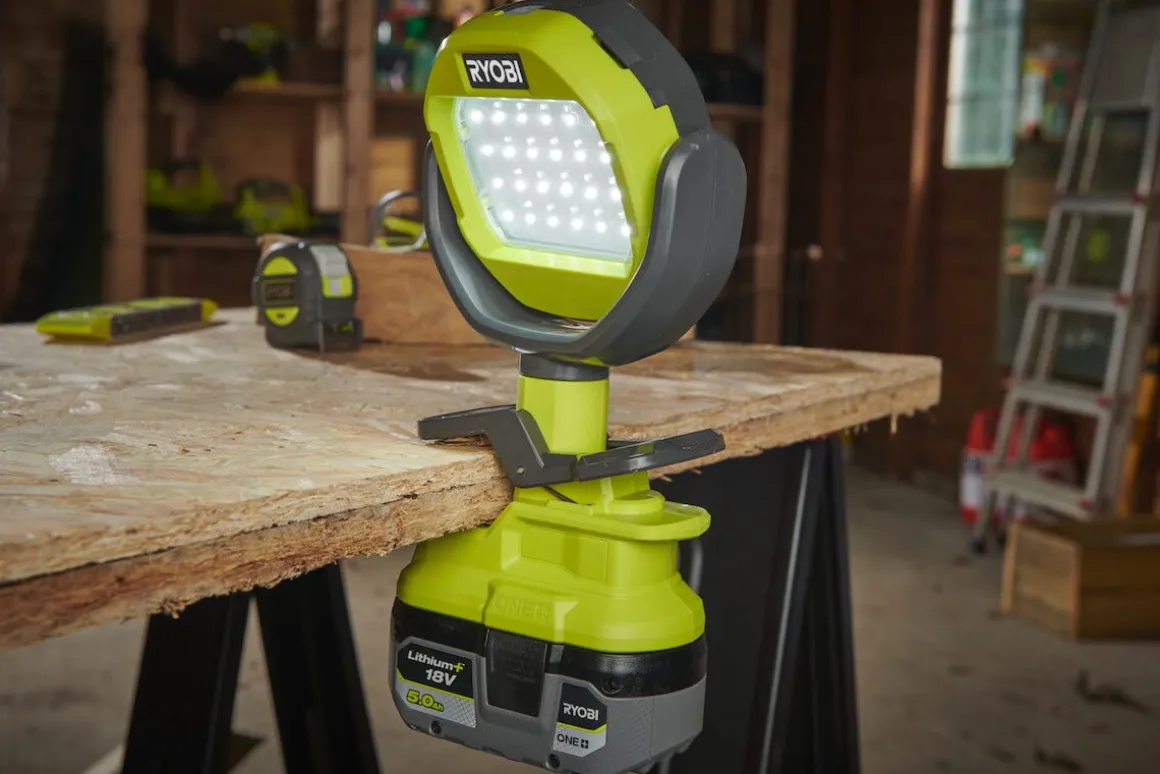 Ryobi arbetsbelysning One+ 18 V RLCL18-0, batteridriven