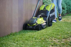 Ryobi gräsklippare 18 V, 4 Ah-batteri, RLM18X33B40