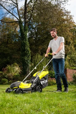 Ryobi gräsklippare 18 V, 4 Ah-batteri, RLM18X33B40