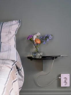 Schneider Exxact infällt 2-vägs vägguttag med USB