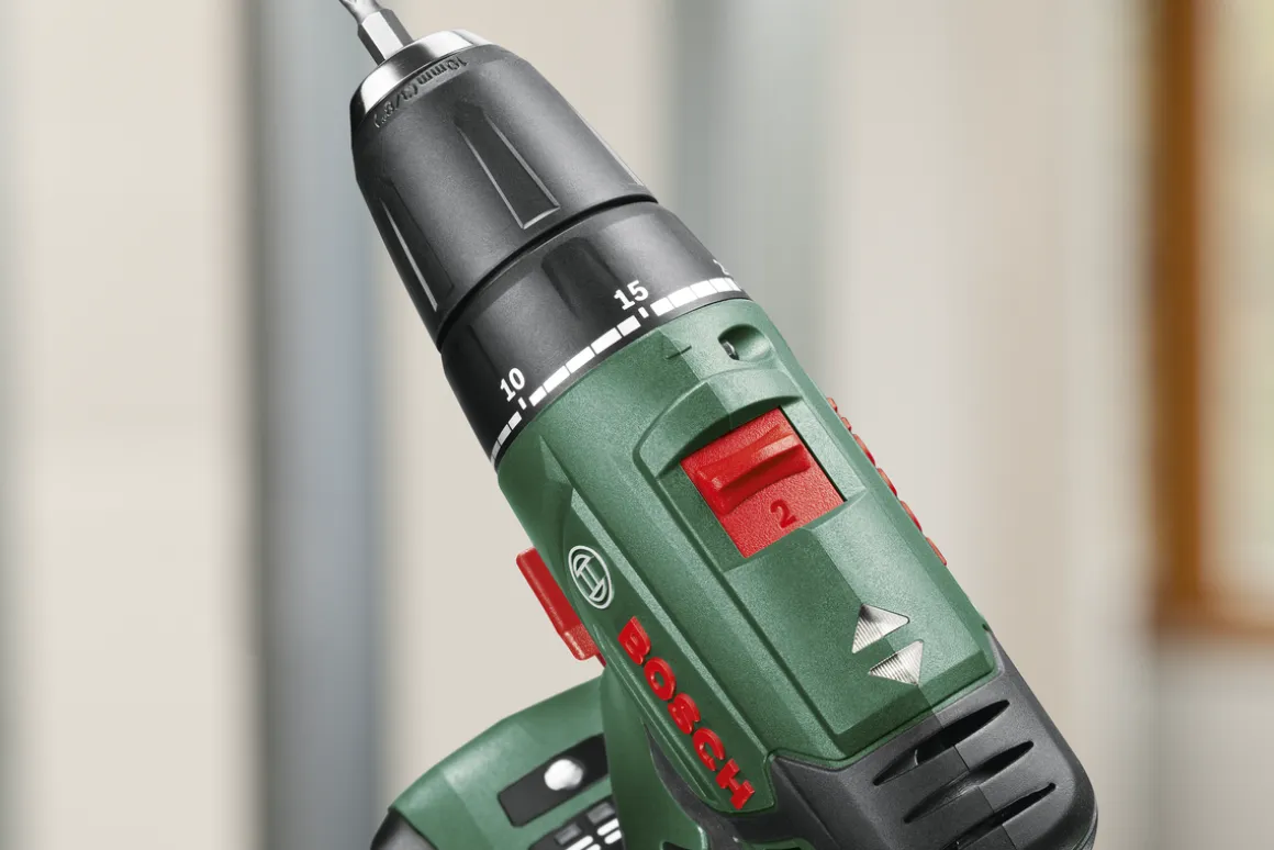 Skruvdragare Bosch PSR 1800 LI-2 med Step & Workbox