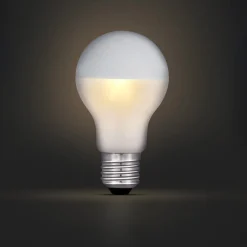 Varmvit LED E27 dimbar 4,9 W 470 lumen